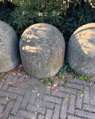 14 panettoni in cemento