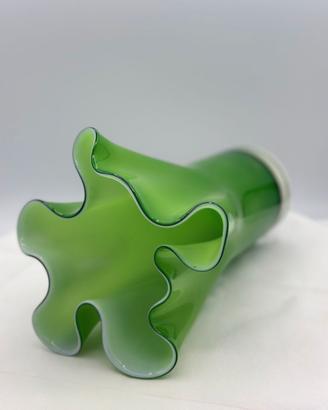 Vaso in vetro di murano verde