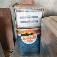 distributore di carburante anno 1965 