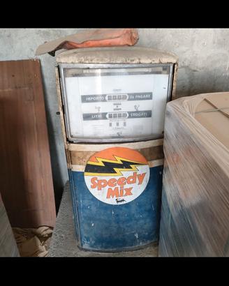 distributore di carburante anno 1965 