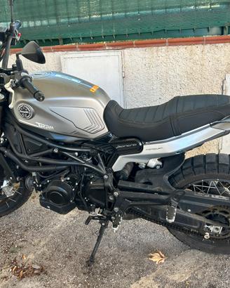 Benelli Leoncino 800 Trial