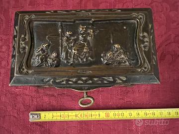 Cofanetto bronzo Liberty