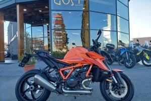 KTM 1390 Super Duke R Orange