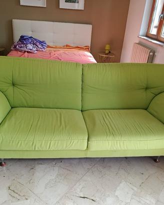 Divano lineare moderno