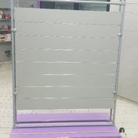 CARRELLO CON PANNELLI DOGATI PER VETRINA