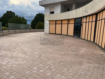 Immobile di 440 m² con 5 locali a San Giustino