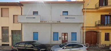 Casa indipendente con ampio giardino