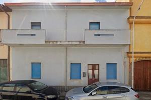 Casa indipendente con ampio giardino