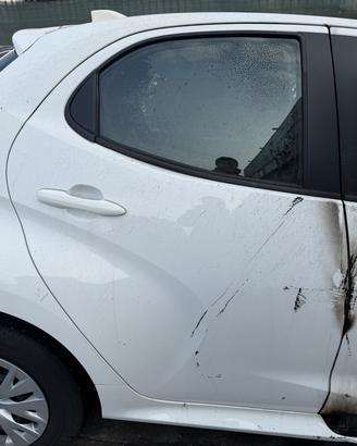 porta posteriore dx mazda 2
