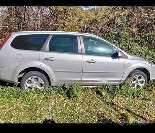 Ford Focus per pezzi.