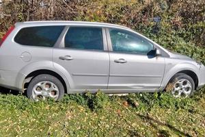 Ford Focus per pezzi.