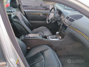 Auto mercedes SW 270