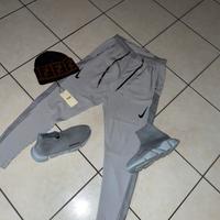 pantaloni scarpe e cappello