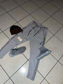 pantaloni scarpe e cappello