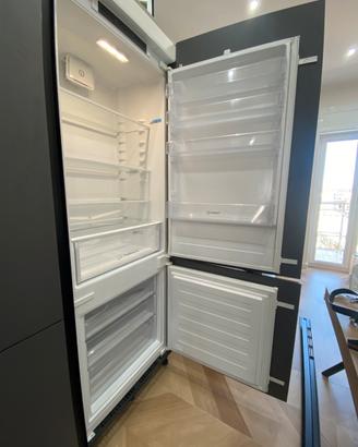 Frigorifero Combinato Incasso INDESIT 400L