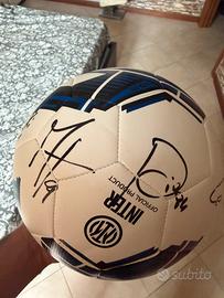 Pallone firmato