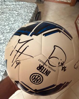 Pallone firmato