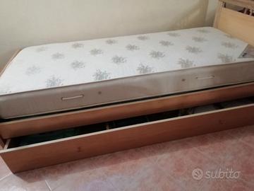 Letto con materasso e cassetto contenitore