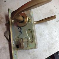 Serratura per cancello scorrevole 