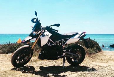 Aprilia Dorsoduro 750 ABS