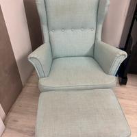 Poltrona STRANDMON IKEA con poggiapiedi