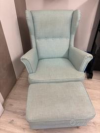 Poltrona STRANDMON IKEA con poggiapiedi