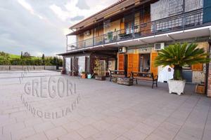 imponente appartamento con gigantesco terrazzo e m