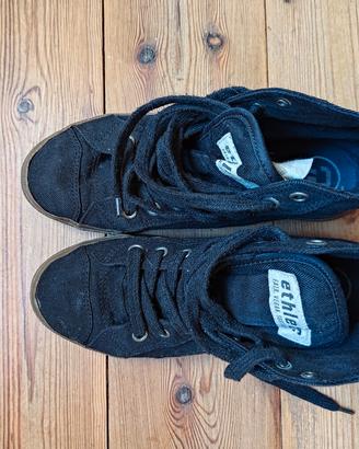 Scarpe da ginnastica alte tipo Converse n. 39