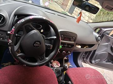 RENAULT CLIO 2014    14000km