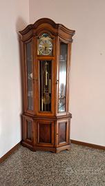 Orologio a pendolo angolare