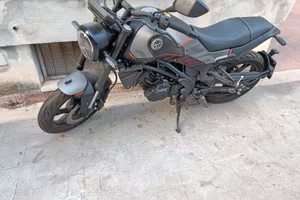 Benelli Leoncino 125 + casco modulare+ bloccadisco