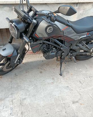 Benelli Leoncino 125 + casco modulare+ bloccadisco