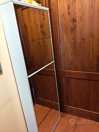 scarpiera in legno con specchio 
