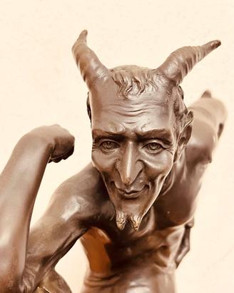 LUCIFERO. Scultura in bronzo su base marmo