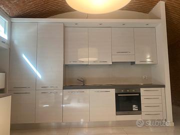 Cucina lineare completa