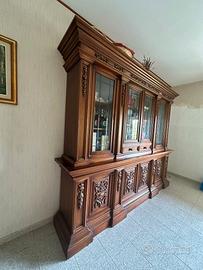 Credenza antica