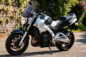 Suzuki GSR -2009 -33500km  
