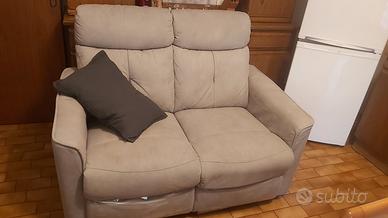 divano 2 posti reclinabile
