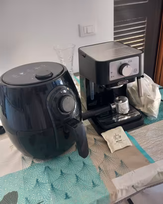 Macchinetta del caffè Delonghi e Friggitrice Aria