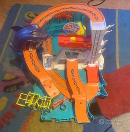 Pista dello squalo della HotWheels