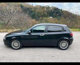 Alfa Romeo 147 1.9 jtdm LEGGI DESCRIZIONE