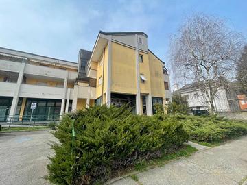 Immobile di 250 m² con 2 locali a Legnano