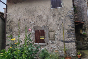 Piccola casa vinca comune di fivizzano massa