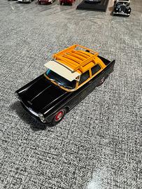Modellino taxi d’epoca (Peugeot 404)