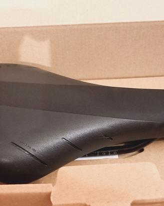 Sella bici d strada fizik Arione R5