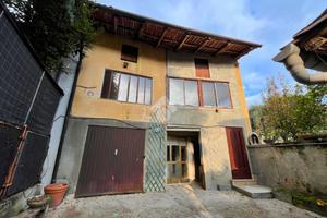 CASA SEMINDIPENDENTE A CASTELNUOVO NIGRA