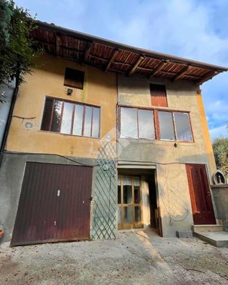 CASA SEMINDIPENDENTE A CASTELNUOVO NIGRA