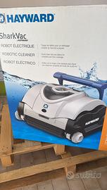 Robottino per pulizia piscina