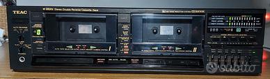 Registratore audio a doppia cassetta TEAC W-880RX