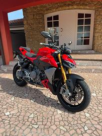 ducati streetfighter v2s